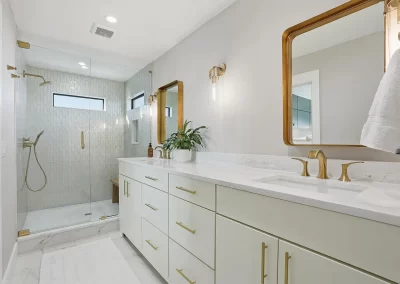 Sand Cliffs, bathroom